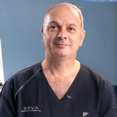 Doc. dr Aleksandar Vlahović - Specijalista dečije hirurgije i plastične hirurgije
