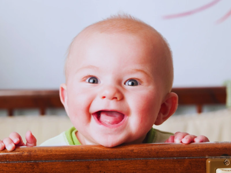 „Ćutite i sačekajte - Dajte detetu šansu da komunicira“