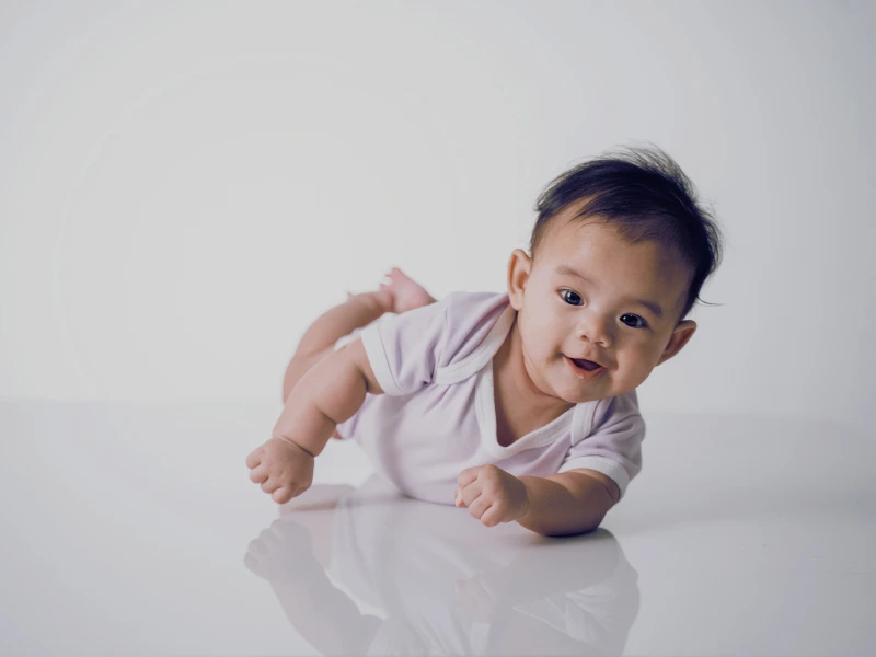 Tummy time: zašto je važan za razvoj bebe?