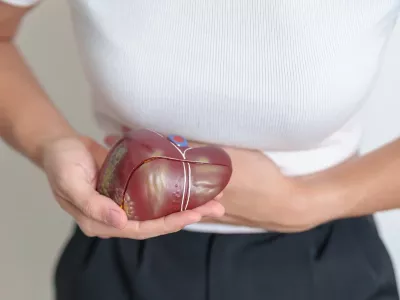 Acibadem Zdravstvena grupacija nudi dijagnostikovanje, lečenje i praćenje tumora jetre pod jednim krovom zahvaljujući svojim investicijama u napredne tehnologije, vrhunskim hepatobilijarnim hirurzima i integrisanom onkološkom pristupu.