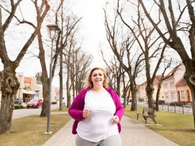 Istraživanja pokazuju da čak 75% žena doživljava toplotne talase tokom menopauze, a simptomi mogu trajati prosečno 7.4 godine.