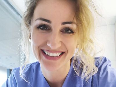 Nemačka je obećana zemlja za lekare Nije poznato koliko lekara napusti Srbiju, prema nekim procenama, taj broj se kreće oko 300 godišnje. Nejčešće zemlja destinacije je Nemačka, koja je zbog deficita radne snage u zdravstvenom sektoru, svojim propisima olakšala dolazak na rad i zapošljavanje stranih lekara. Dobri uslovi u zdravstvenim ustanovama, adekvatna nadoknada i mogućnost za usavršavanje su snažni pull faktori kojima Srbija teško može da konkuriše. Doktorka Ljiljana Ljuboja za Stetoskop govori o svom iskustvu, kada je reč o radu u Nemačkoj.