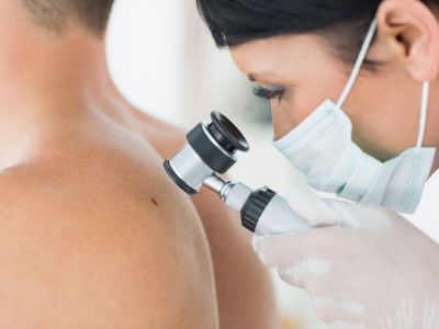 Biopsija kože je jedna od metoda koja se primenjuje u savremenoj medicini kod dijagnostike mnogih oboljeja kože.