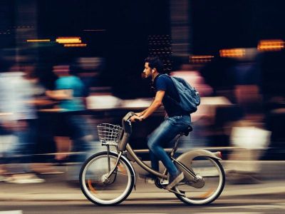 Cilj trke, pod sloganom “Uzmite najbolje od sunca”, je da se što više ljudi informiše o borbi protiv štetnog sunčevog zračenja. Sve potrebne informacije, građani će moći da dobiju na info štandovima, od dermatologa i pedijatra koji će biti na raspolaganju za korisne savete,, a organizatori će deliti brošure, majice, peškire, balone i kreme za sunčanje.